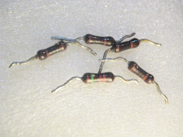 TC-K88　茶色に変色した金属皮膜抵抗